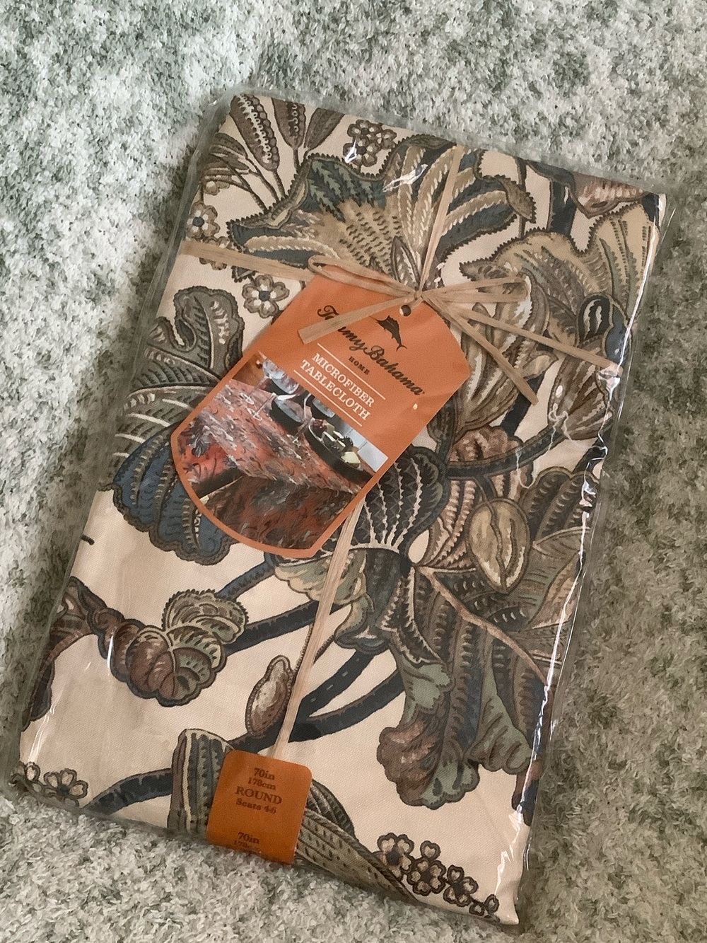 Tommy Bahama Tropical Leaves Tablecloth in Beige, Green, Blue NWT 70” Round